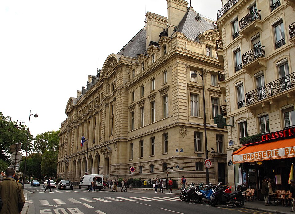 960px_Universite_Paris_Sorbonne_1.jpg
